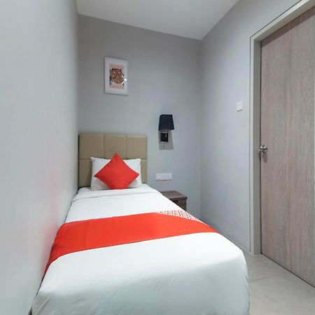 Yootel Boutique Hotel Каджанг Екстер'єр фото