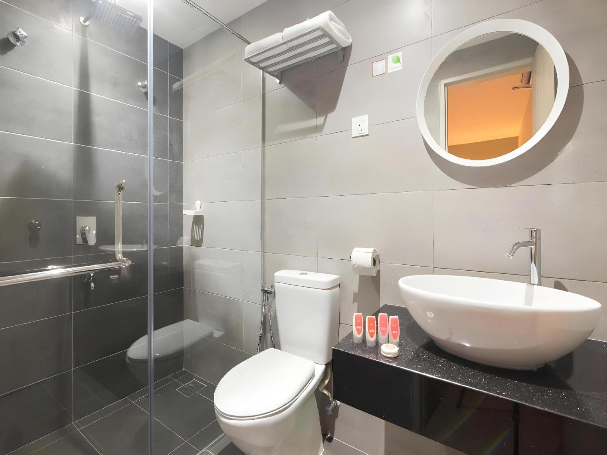 Yootel Boutique Hotel Каджанг Екстер'єр фото