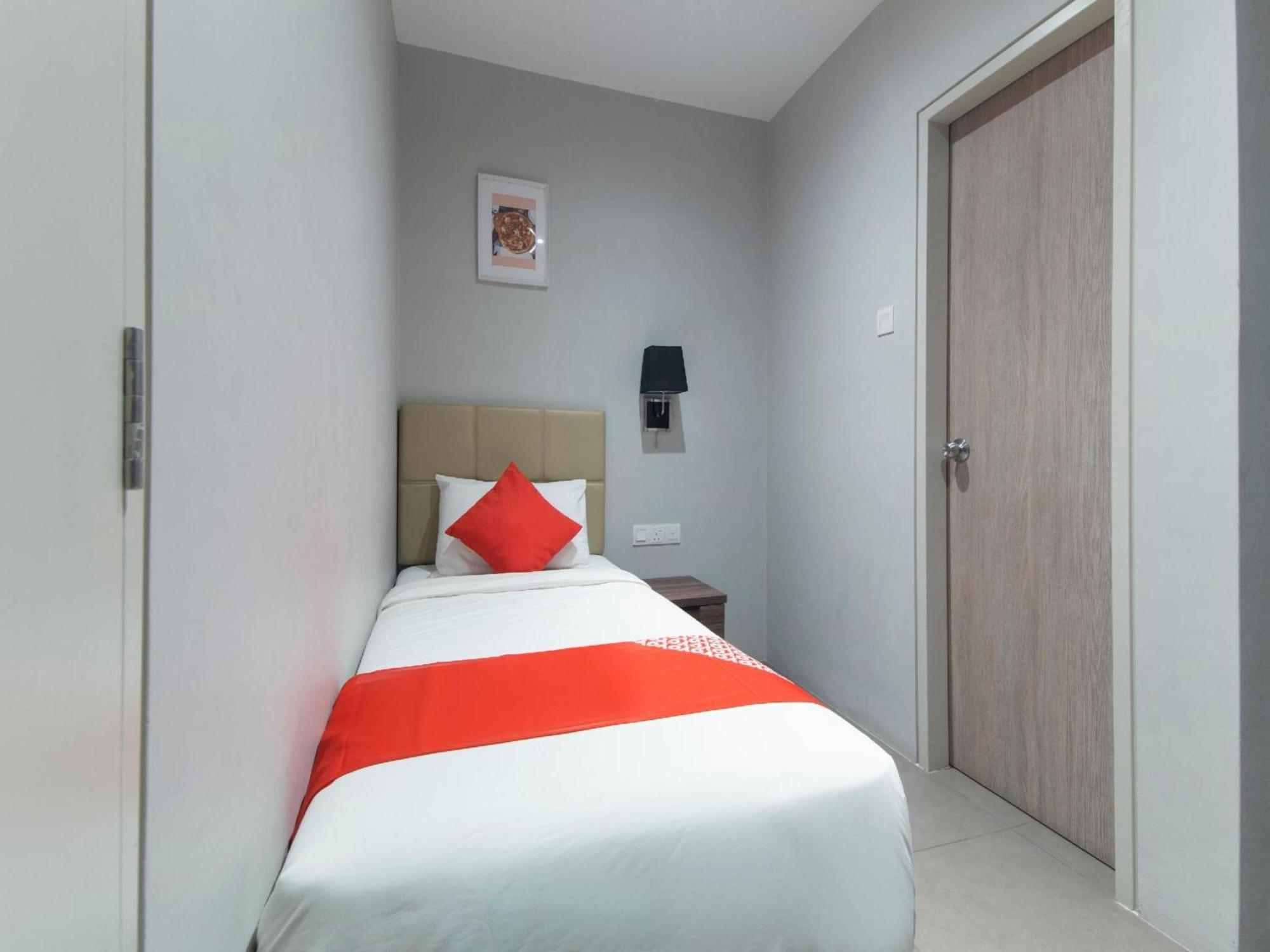 Yootel Boutique Hotel Каджанг Екстер'єр фото