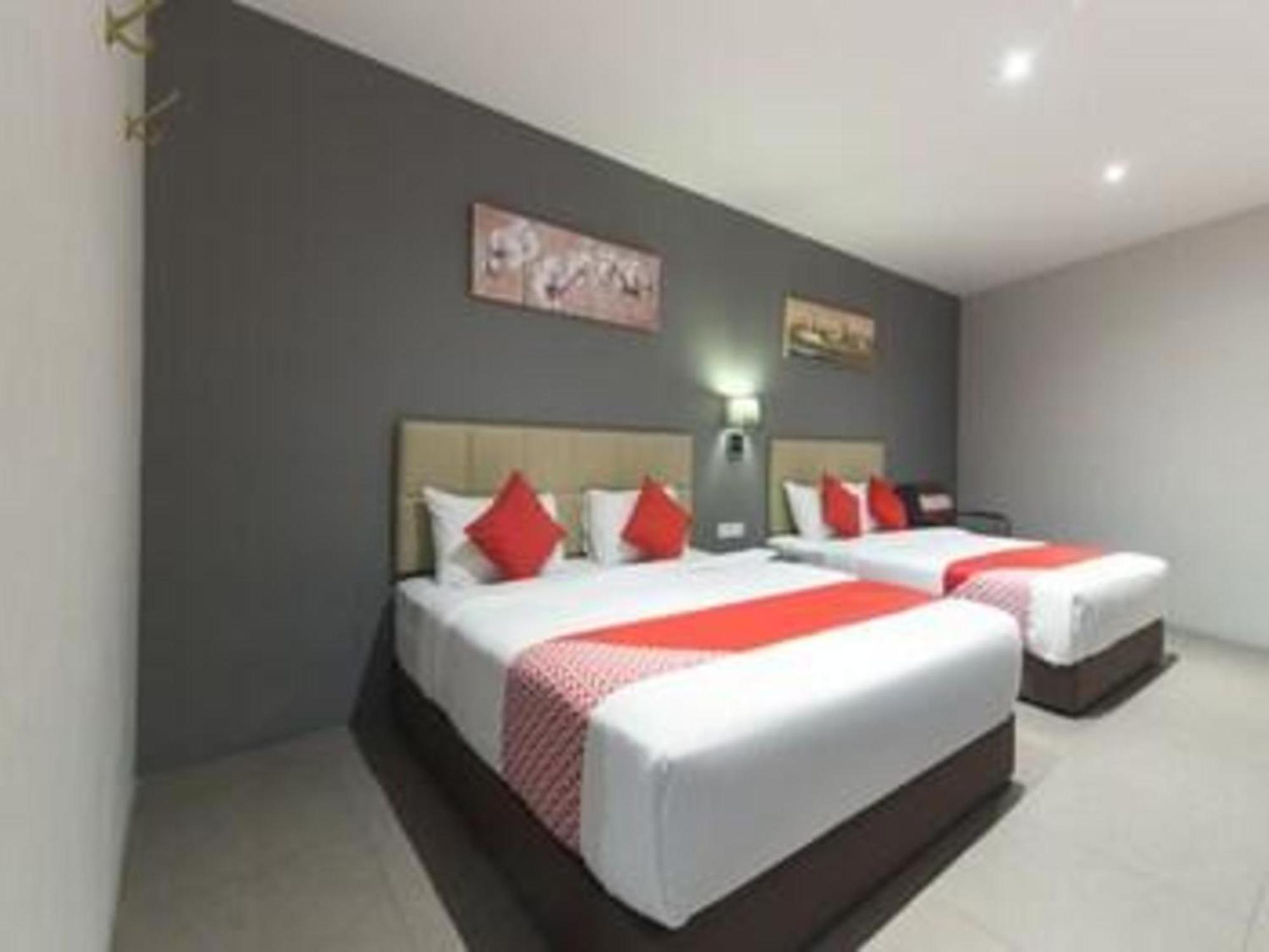 Yootel Boutique Hotel Каджанг Екстер'єр фото
